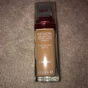 REVLON Age Defying Foundation